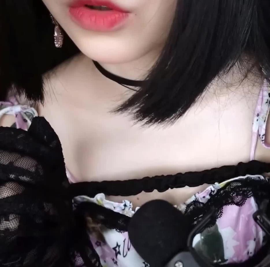 B站小羊喵舰长asmr福利舒服的亲吻烤全羊 黑丝细高跟